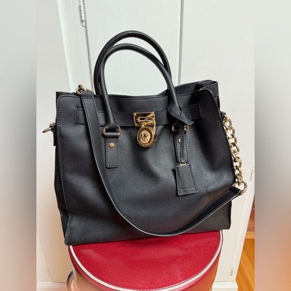 Michael Kors Handbags - Michael Kors Large Hamilton Tote